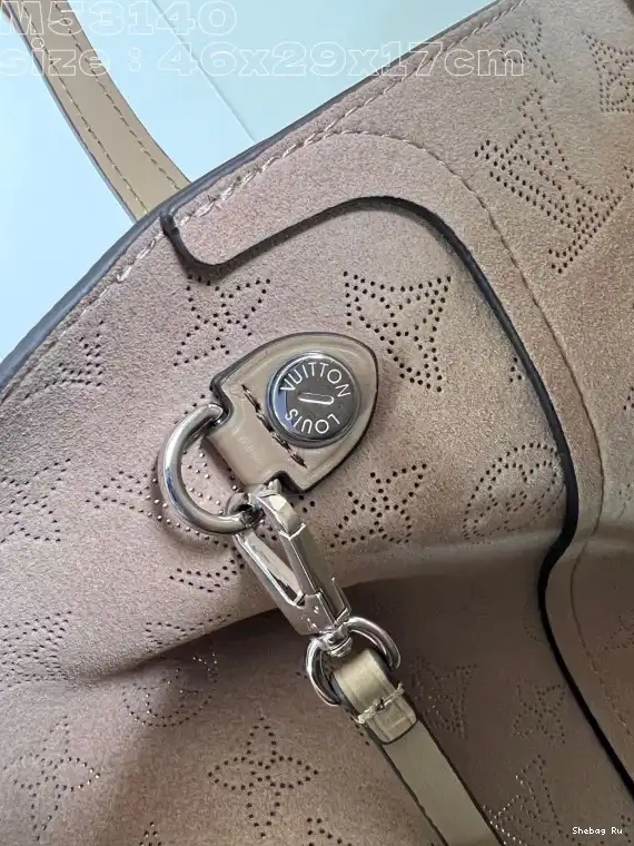 x x 17CM 29.5 LOUIS VUITTON HINA-46 0601